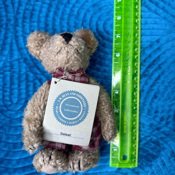 Boyds Bears Samuel with red overalls and a bow tie - Picture 3 of 8